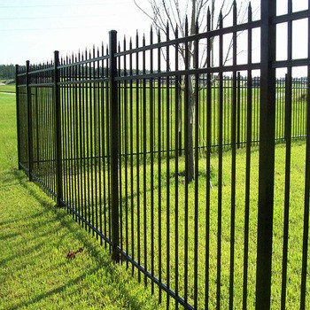 Lawn school Les Loges Du Park Hotel residential fence