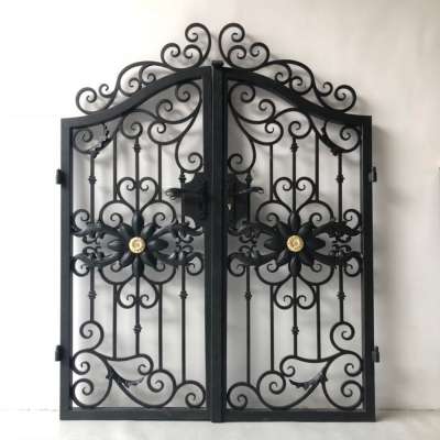 To open the door of the open door European style villa district iron gate